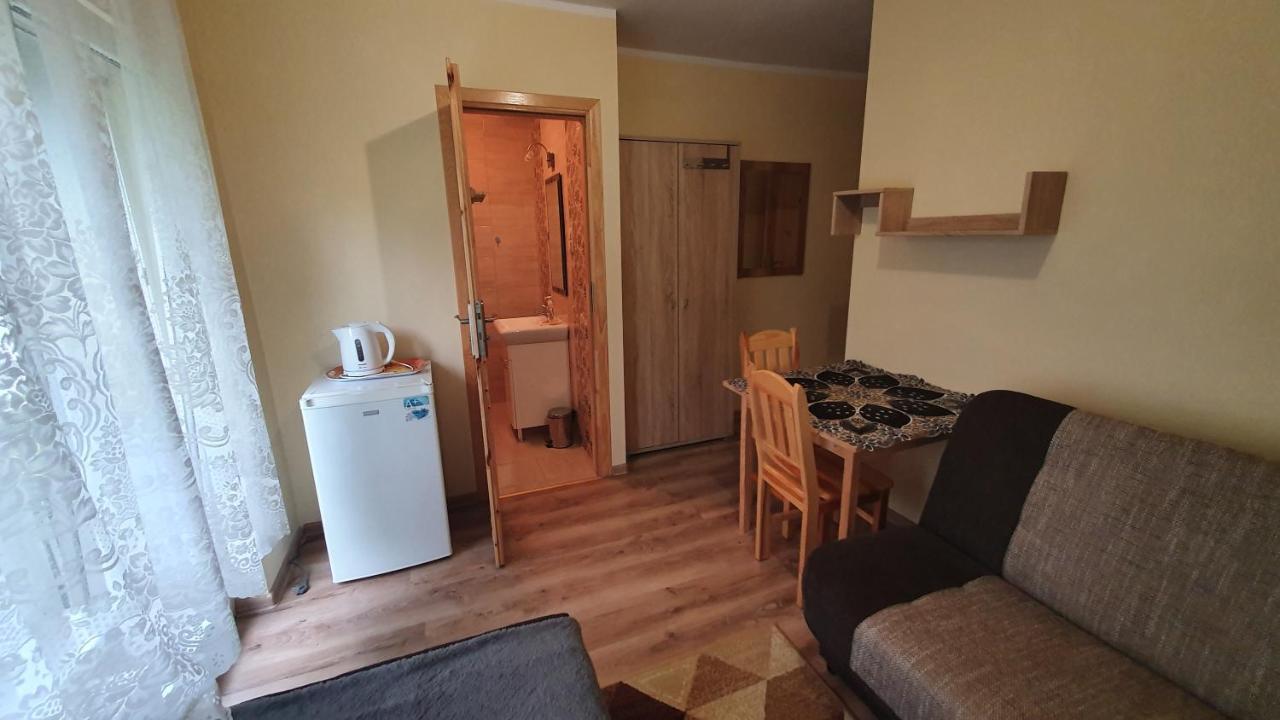"U Izy" Pokoje Goscinne I Przyczepy Campingowe Mielno  Exterior photo