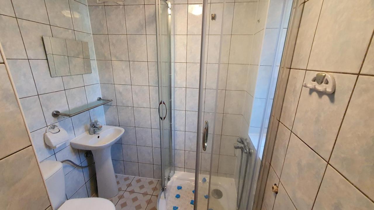 "U Izy" Pokoje Goscinne I Przyczepy Campingowe Mielno  Exterior photo