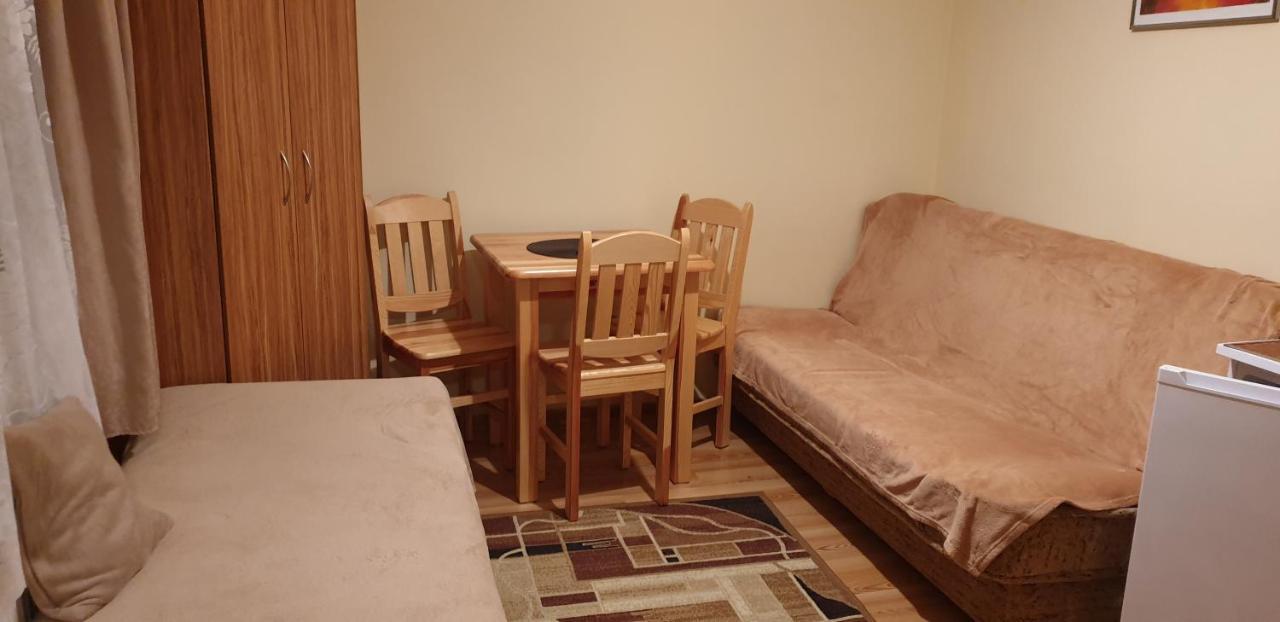 "U Izy" Pokoje Goscinne I Przyczepy Campingowe Mielno  Exterior photo