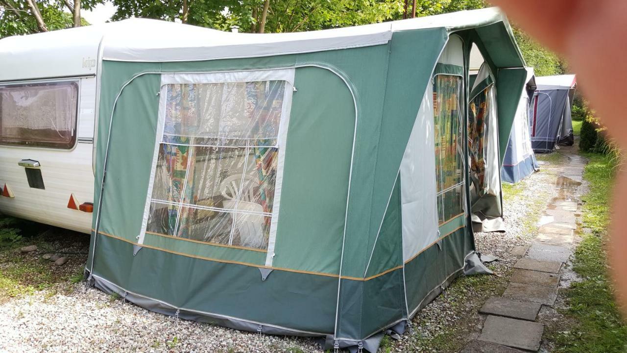 "U Izy" Pokoje Goscinne I Przyczepy Campingowe Mielno  Exterior photo